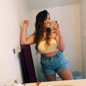 Meet your Posher, Monique